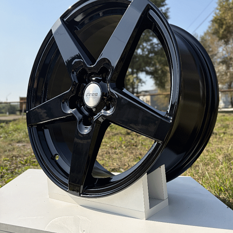 Токен (КС1127) 6.500xR17 5x114.3 DIA67.1 ET33 BK