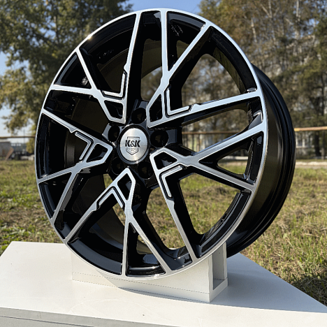 Вудроф (КС1044) 7.000xR18 5x114.3 DIA66.1 ET45 алмаз черный Вудроф (КС1044) 7.000xR18 5x114.3 DIA66.1 ET45 алмаз черный