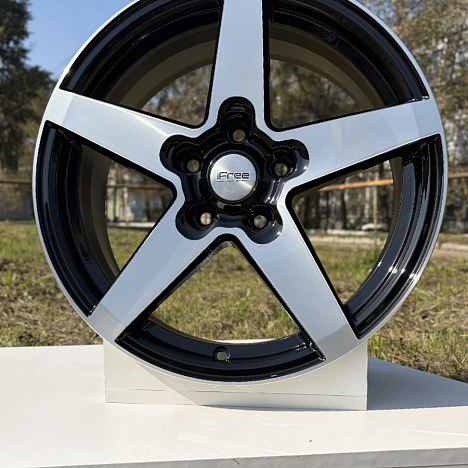 Токен (КС1127) 6.500xR17 5x114.3 DIA67.1 ET33 Блэк Джек