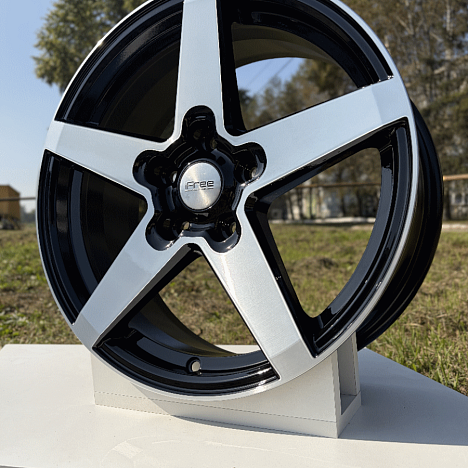 Токен (КС1127) 6.500xR17 5x114.3 DIA67.1 ET33 Блэк Джек